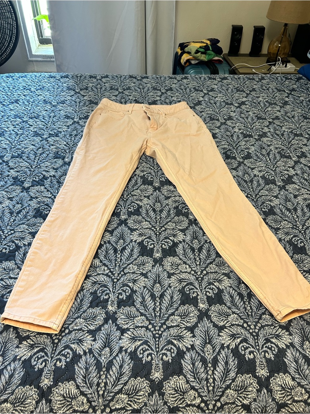 Women’s Skinny Jeans in Light Peach